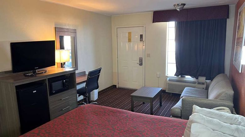 <b>Days Inn El Reno Room</b>. Images powered by <a href="https://iceportal.shijigroup.com/" title="IcePortal" target="_blank">IcePortal</a>.