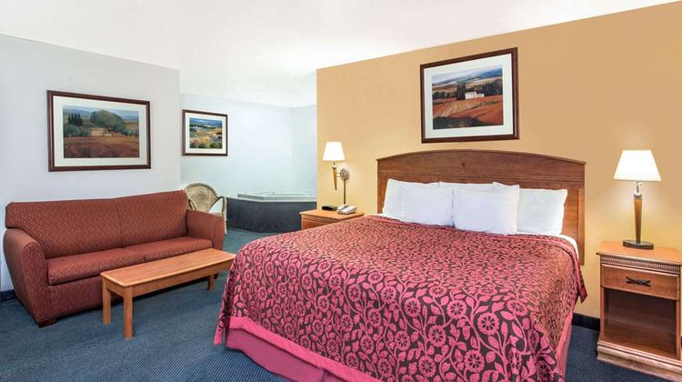 Days Inn Kingdom City Room