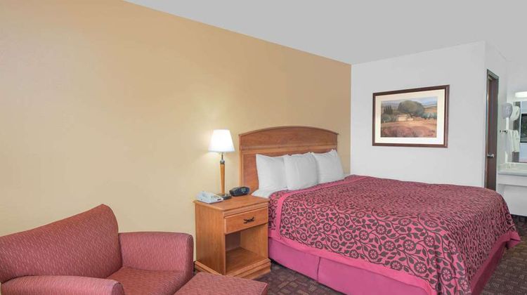 Days Inn Kingdom City Room