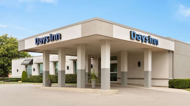 Days Inn London Exterior