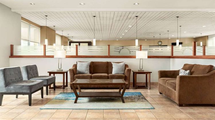 Days Inn London Lobby