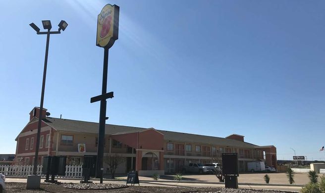 Super 8 by Wyndham Terrell Exterior