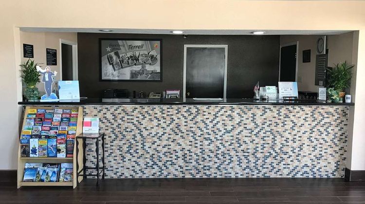 Super 8 by Wyndham Terrell Lobby