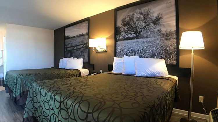 Super 8 by Wyndham Terrell Room