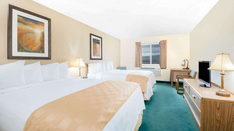 Days Inn & Suites Fargo 19th Ave Room