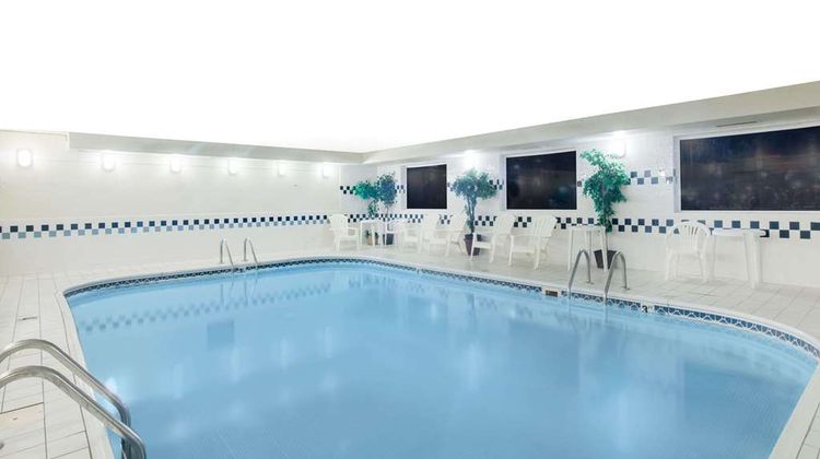 Days Inn & Suites Fargo 19th Ave Pool