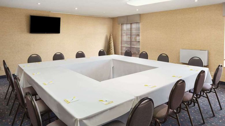 <b>Days Inn Brantford Meeting</b>. Images powered by <a href="https://iceportal.shijigroup.com/" title="IcePortal" target="_blank">IcePortal</a>.