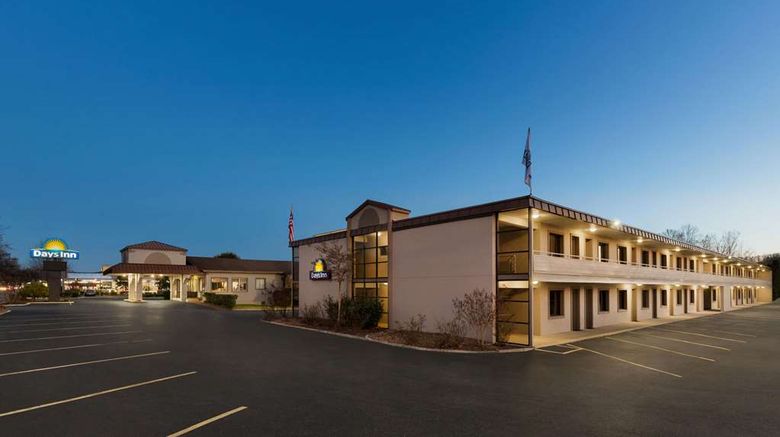 <b>Days Inn Oak Ridge Knoxville Exterior</b>. Images powered by <a href="https://iceportal.shijigroup.com/" title="IcePortal" target="_blank">IcePortal</a>.