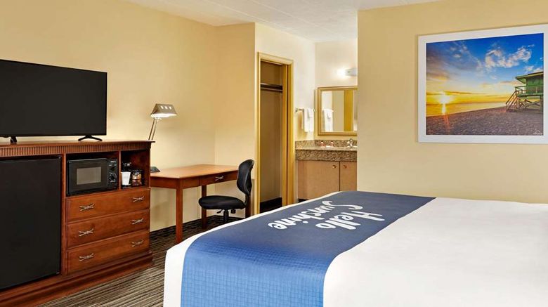 <b>Days Inn Oak Ridge Knoxville Room</b>. Images powered by <a href="https://iceportal.shijigroup.com/" title="IcePortal" target="_blank">IcePortal</a>.