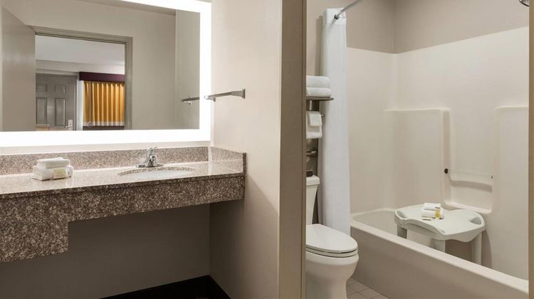 Days Inn Cartersville Room