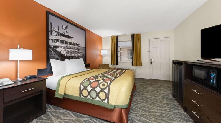 Super 8 New Orleans Room
