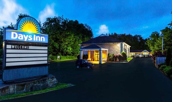 Days Inn by Wyndham Donegal Exterior