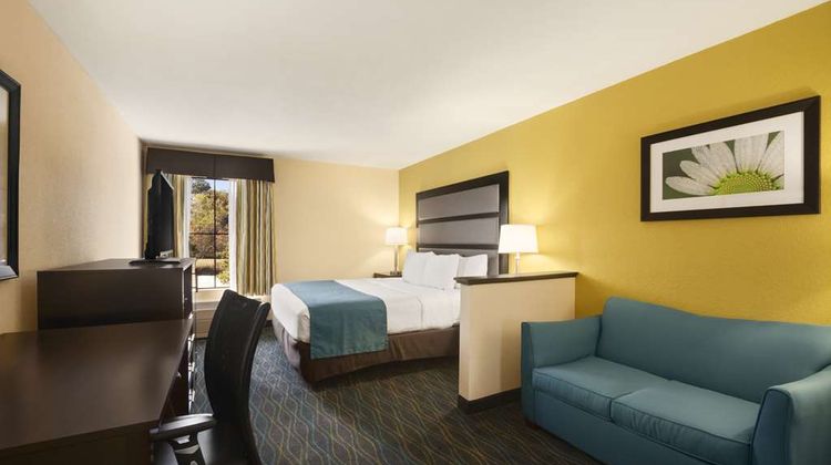Days Inn & Suites Commerce Room