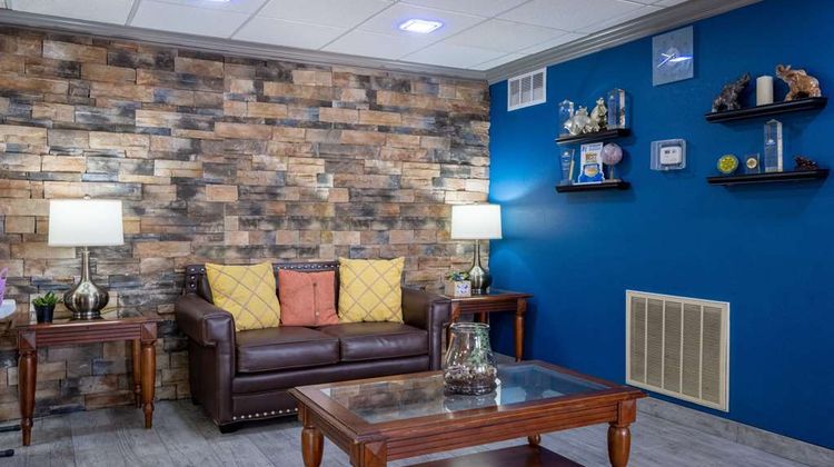 Days Inn & Suites Commerce Lobby