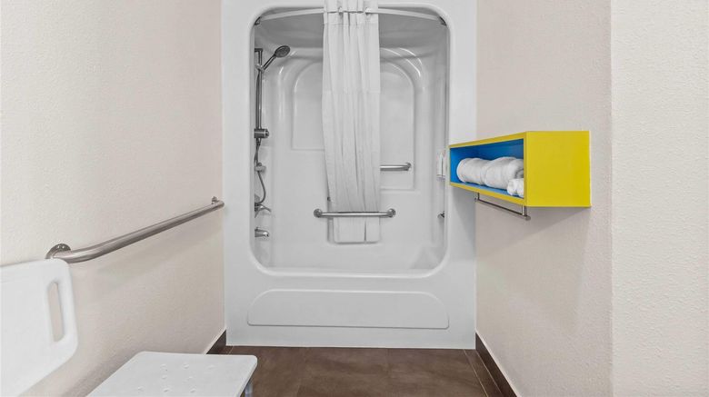 <b>Days Inn South/Oyster Point Airport Room</b>. Images powered by <a href="https://iceportal.shijigroup.com/" title="IcePortal" target="_blank">IcePortal</a>.
