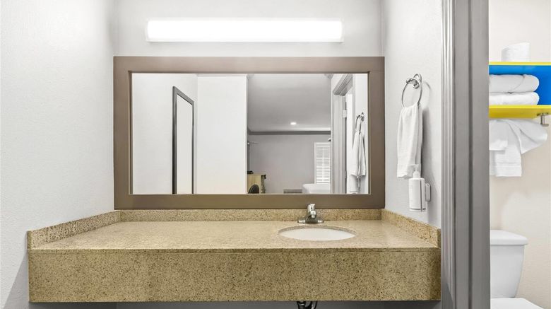 <b>Days Inn South/Oyster Point Airport Room</b>. Images powered by <a href="https://iceportal.shijigroup.com/" title="IcePortal" target="_blank">IcePortal</a>.