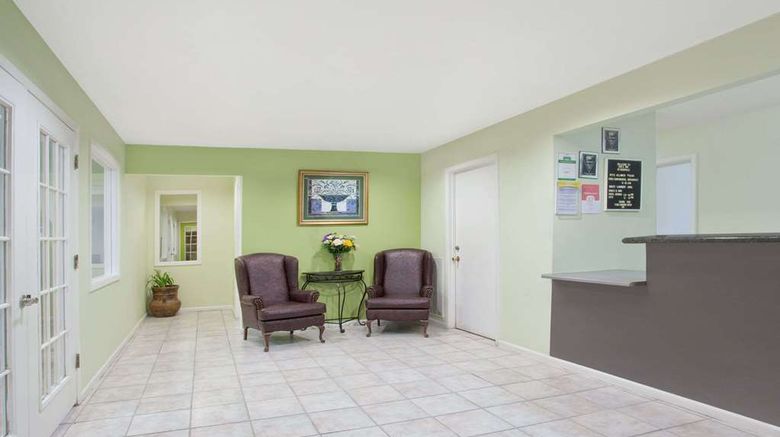 <b>Days Inn Kerrville Lobby</b>. Images powered by <a href="https://iceportal.shijigroup.com/" title="IcePortal" target="_blank">IcePortal</a>.