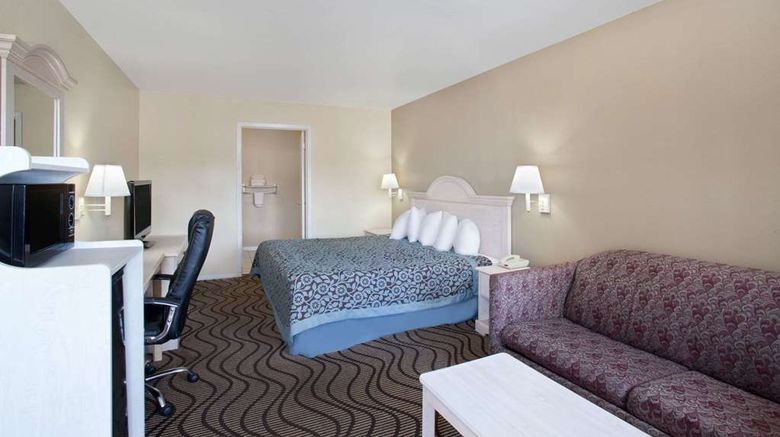 <b>Days Inn Kerrville Room</b>. Images powered by <a href="https://iceportal.shijigroup.com/" title="IcePortal" target="_blank">IcePortal</a>.