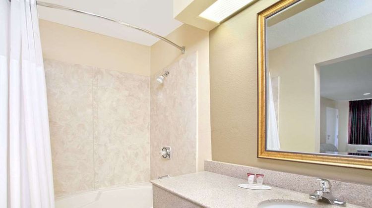 Days Inn Kerrville Room