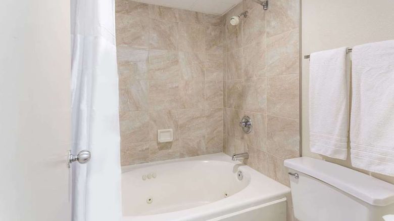 <b>Days Inn Winston Salem North Room</b>. Images powered by <a href="https://iceportal.shijigroup.com/" title="IcePortal" target="_blank">IcePortal</a>.