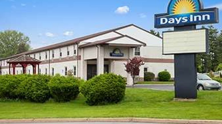 Days Inn Lancaster PA Dutch Country Exterior. Images powered by <a href="https://iceportal.shijigroup.com" target="_blank" rel="noopener">Ice Portal</a>.