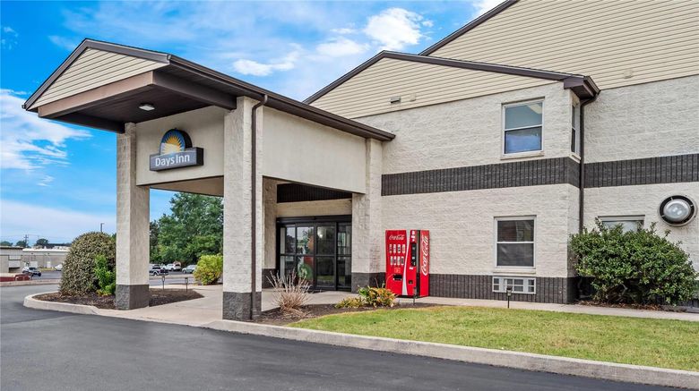 <b>Days Inn Lancaster PA Dutch Country Exterior</b>. Images powered by <a href="https://iceportal.shijigroup.com/" title="IcePortal" target="_blank">IcePortal</a>.