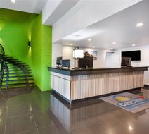 Days Inn & Conf Ctr Montreal Arpt Lobby