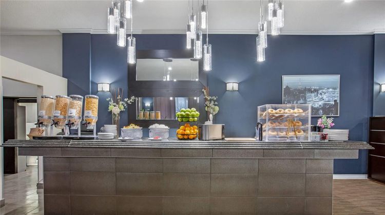 Days Inn & Conf Ctr Montreal Arpt Restaurant
