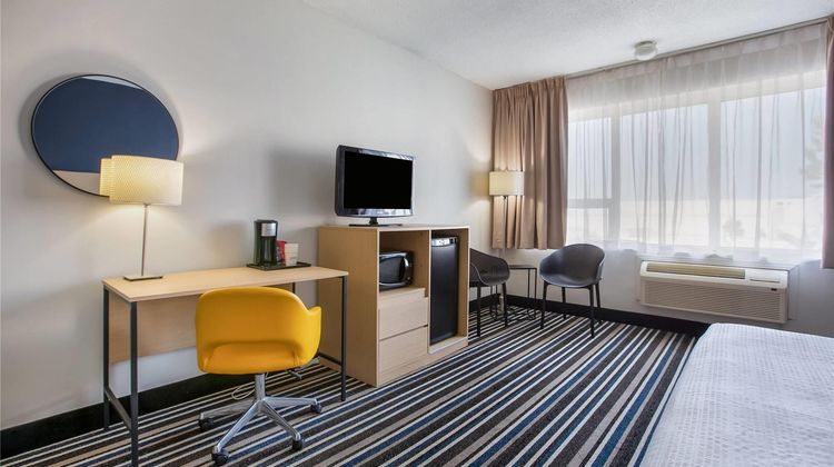 Days Inn & Conf Ctr Montreal Arpt Room