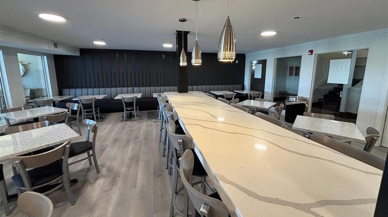 <b>Ramada Springfield North Restaurant</b>. Images powered by <a href="https://iceportal.shijigroup.com/" title="IcePortal" target="_blank">IcePortal</a>.