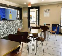 Super 8 Vincennes Lobby