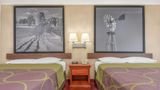 Super 8 Vincennes Room