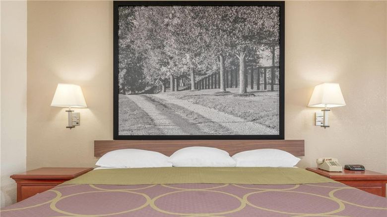 <b>Super 8 Vincennes Room</b>. Images powered by <a href="https://iceportal.shijigroup.com/" title="IcePortal" target="_blank">IcePortal</a>.