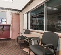 Knights Inn Ottawa Lobby