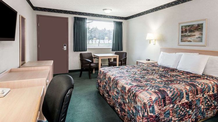 Knights Inn Ottawa Room