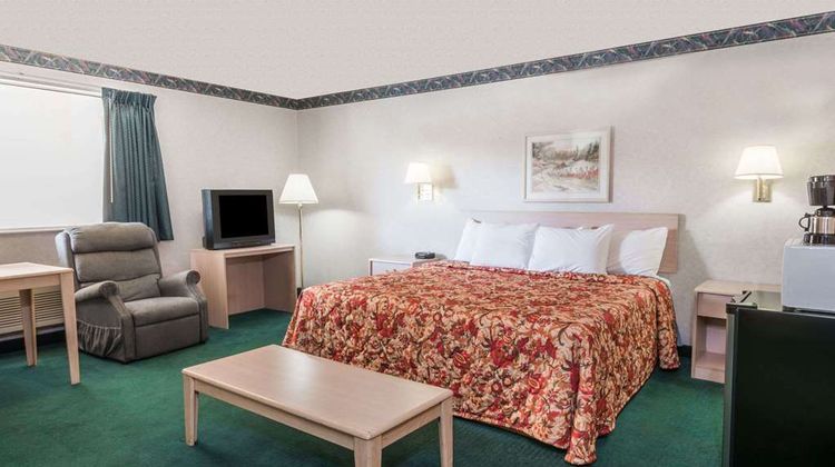 Knights Inn Ottawa Room