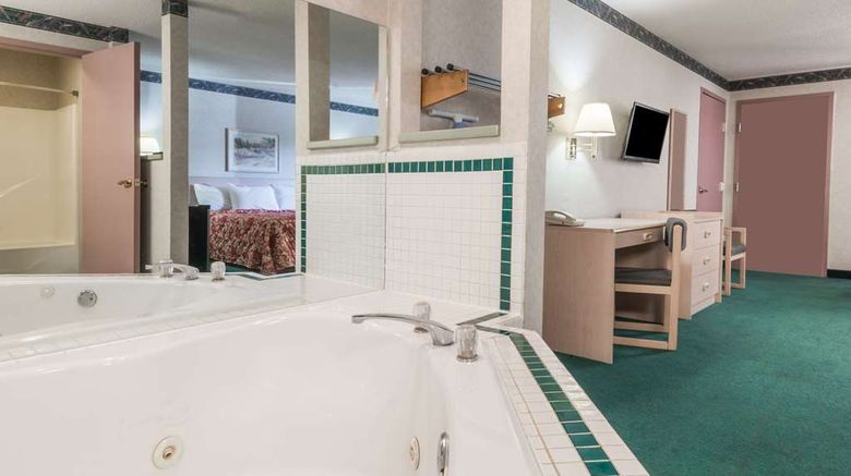 <b>Knights Inn Ottawa Suite</b>. Images powered by <a href="https://iceportal.shijigroup.com/" title="IcePortal" target="_blank">IcePortal</a>.