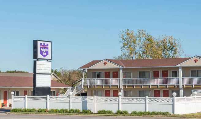 Knights Inn Ottawa Exterior