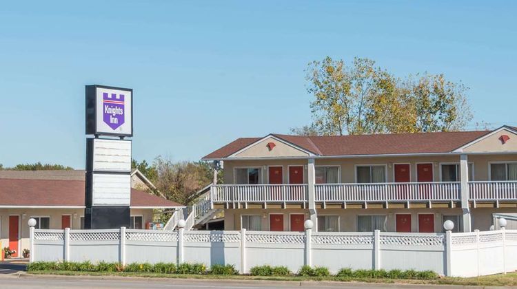 Knights Inn Ottawa Exterior
