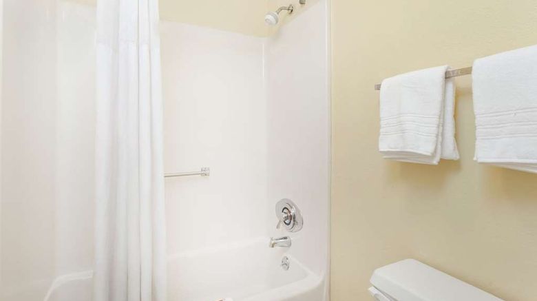 <b>Days Inn Dover Downtown Room</b>. Images powered by <a href="https://iceportal.shijigroup.com/" title="IcePortal" target="_blank">IcePortal</a>.
