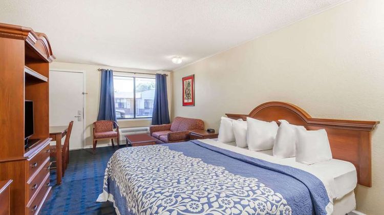Days Inn Dover Downtown Room