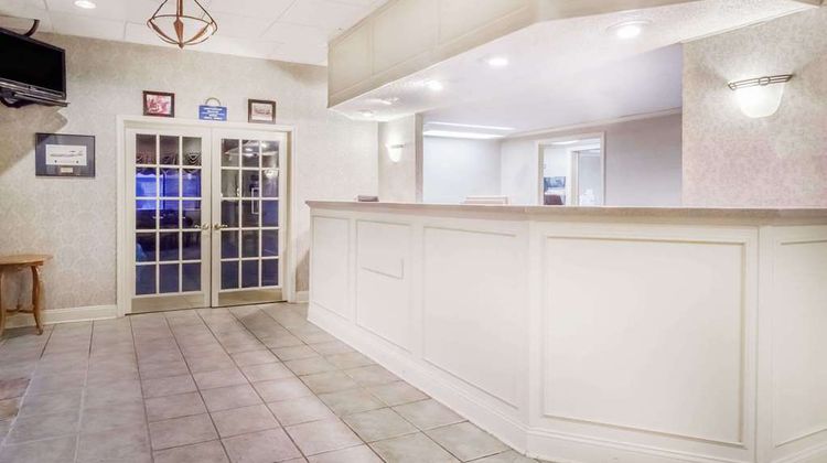 Days Inn Dover Downtown Lobby
