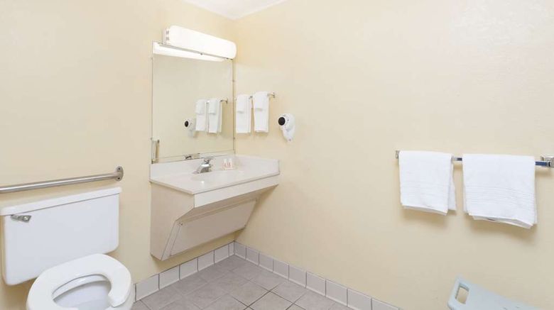 <b>Days Inn Dover Downtown Room</b>. Images powered by <a href="https://iceportal.shijigroup.com/" title="IcePortal" target="_blank">IcePortal</a>.