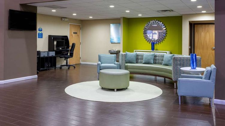 Days Inn & Suites Cherry Hill Lobby