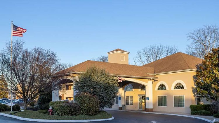 Days Inn & Suites Cherry Hill Exterior