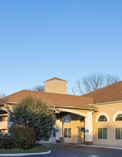 Days Inn & Suites Cherry Hill
