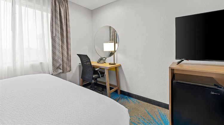 Days Inn Wall Room
