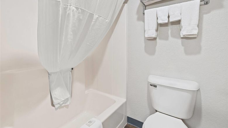 <b>Days Inn Wall Room</b>. Images powered by <a href="https://iceportal.shijigroup.com/" title="IcePortal" target="_blank">IcePortal</a>.