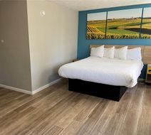 Days Inn Warrensburg Room