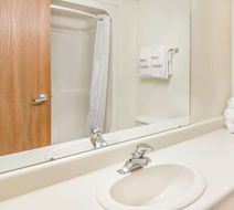 Days Inn Alpena Room